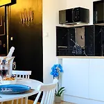 Apartment Sea - 2 Bedroom - Kitchen - Wifi - Tramway - Air Conditioner *