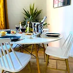 Sea - 2 Bedroom - Kitchen - Wifi - Tramway - Air Conditioner