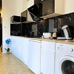 Sea - 2 Bedroom - Kitchen - Wifi - Tramway - Air Conditioner Nice