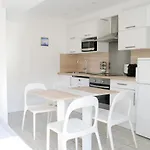 Sunny Apartment In Heart Of Nice Old Town