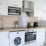 Sunny Apartment In Heart Of Nice Old Town