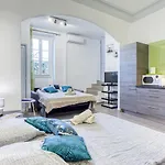 Le Jean Jaures - Refait A Neuf, Lumineux, Long Balcon, Jolie Vue, Wifi, Coeur Vieux-nice Apartment *