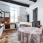 L\'Oustaria 3 Bedrooms Apartment, Old Town