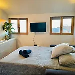 Gilly 4 - Exceptional 2beds, Sea View, Modern,a/c, Old Town Apartment *