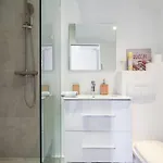Gilly 4 - Exceptional 2beds, Sea View, Modern,a/c, Old Town Apartment