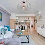 Friendly & Designed In The Golden Square * Nice