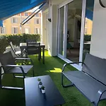 Reine Marie :Top Floor Carre D\'Or Avec Acces Direct A La Mer