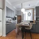 Apartment Charming 2 Bdr Old Town
