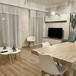 Apartment Reine Marie :top Floor Carre D'or Avec Acces Direct A La