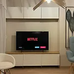 Reine Marie :Top Floor Carre D\'Or Avec Acces Direct A La Mer