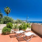 Relaxing Place With Wonderful View...Calme Avec Vue Magnifique Sur La Baie Des Anges, Mais En Campagne A 12 Minutes De La Promenade Des Anglais