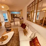 Renting - Paganini - Spacious - 2 Bedrooms - King Bed - Bathtub - Heart Of Apartment Nice
