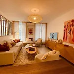 Apartment Renting - Paganini - Spacious - 2 Bedrooms - King Bed - Bathtub - Heart Of