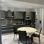 Gorgeous 2 Bedrooms