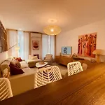 Renting - Paganini - Spacious - 2 Bedrooms - King Bed - Bathtub - Heart Of Nice