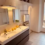 Renting - Paganini - Spacious - 2 Bedrooms - King Bed - Bathtub - Heart Of *