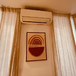 Renting - Paganini - Spacious - 2 Bedrooms - King Bed - Bathtub - Heart Of Apartment *