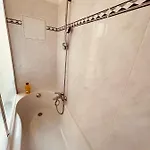 Apartment Renting - Paganini - Spacious - 2 Bedrooms - King Bed - Bathtub - Heart Of