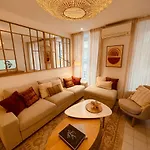 Renting - Paganini - Spacious - 2 Bedrooms - King Bed - Bathtub - Heart Of Apartment *