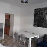 Spacious Appartment Wifi Next To The Port