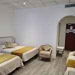 Hotel Busby 3*