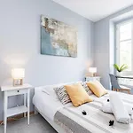 Large 3 Bdr Center Apartment Nice