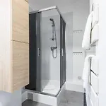 Large 3 Bdr Center Apartment Nice