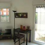 Charmant studio-terrasse à Carras Plage