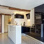 Ross 5- F2, Lumineux, Balcon, Loft, Clim, Vieux-nice * Nice