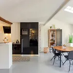 Ross 5- F2, Lumineux, Balcon, Loft, Clim, Vieux-Nice