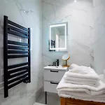 Superbe Plage/ Promenade Des 104 Apartment *