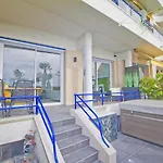Luxury Garden Jacuzzi Promenade