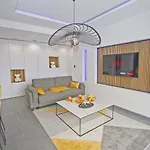 Luxury Garden Jacuzzi Promenade