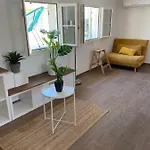 Cozy With Terrace - Old Town Apartment *