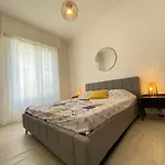 Renting - Penchienatti - Spacious - 2 Bedrooms - King Bed - View Heart Of Apartment *