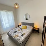 Renting - Penchienatti - Spacious - 2 Bedrooms - King Bed - View Heart Of