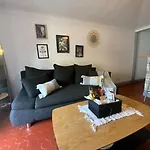 Appartement typique Niçois en plein centre ville