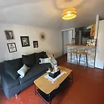 Appartement typique Niçois en plein centre ville