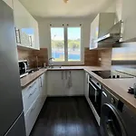 Nice Apartement 20 Mins From The Beach