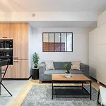 Apartment Loft Magnan - Parking - Ideal Couples -beach -tram & Supermarkets - New & Confort-ac