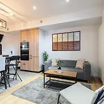 Loft Magnan - Parking - Ideal Couples -beach -tram & Supermarkets - New & Confort-ac * Nice