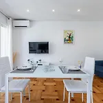Quiet 1 Bdr Downtown Terrace Ac & Parking Nice