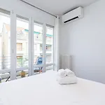 Quiet 1 Bdr Downtown Terrace Ac & Parking Apartment *