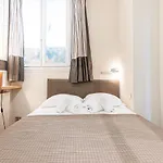 Outstanding View - Large 1 Bdr With Ac Apartment *