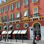 Cosy Cocoon Place Massena Apartment