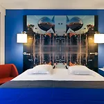 Centre Hotel 4*