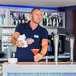Centre Hotel 4*