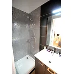 Superbe Studio Meuble Cosy Avec Lit Superconfort Au Calme Jean Medecin