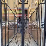 Superbe Studio Meuble Cosy Avec Lit Superconfort Au Calme Jean Medecin