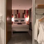 Rose Hotel